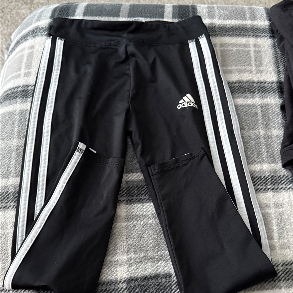 Adidas Kids Black Leggings with Silver Stripes size 6-6X